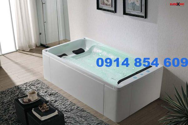 Hồ bơi jacuzzi là gì