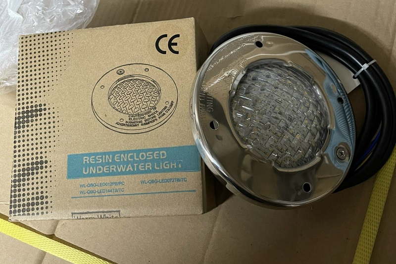 Đèn LED âm nước hồ bơi công suất lớn