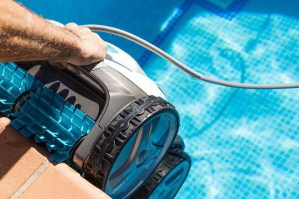 Robot hút cặn bể bơi Dolphin M500
