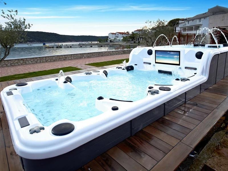 Phân biệt 2 loại bể nước nóng: Hot pool và Hot Tub Jacuzzi