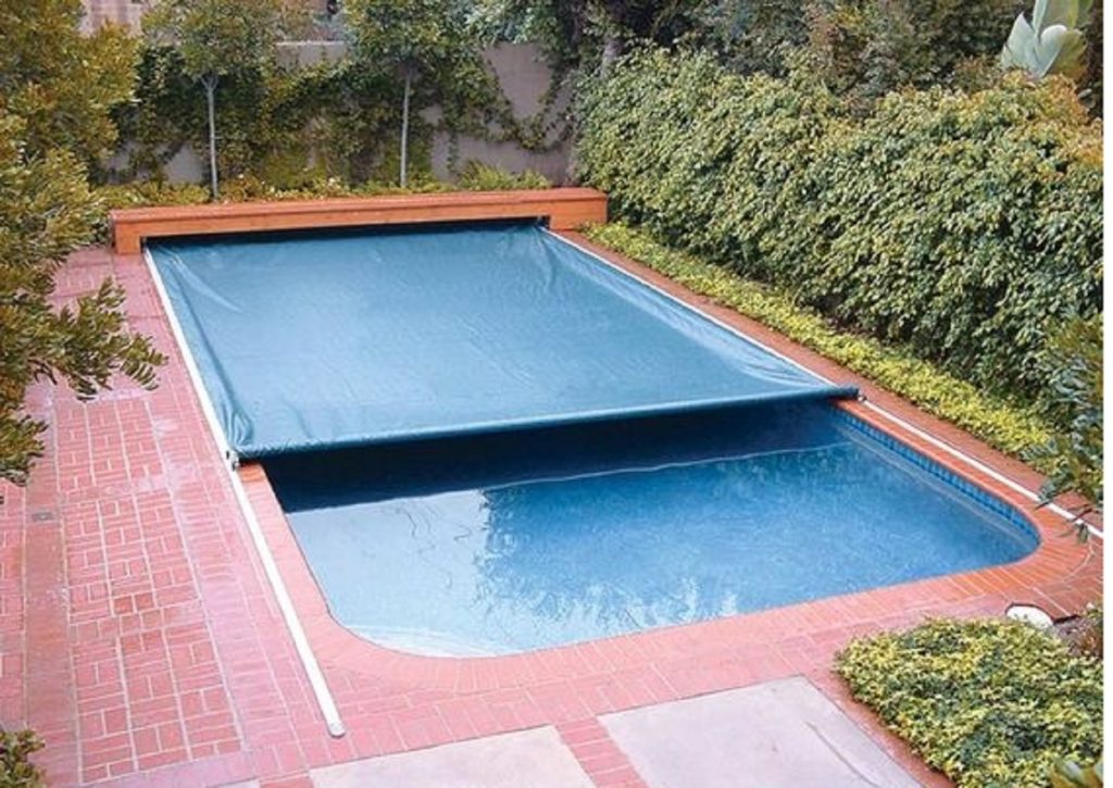 Bạt che phủ bể bơi tự động chống thấm nước