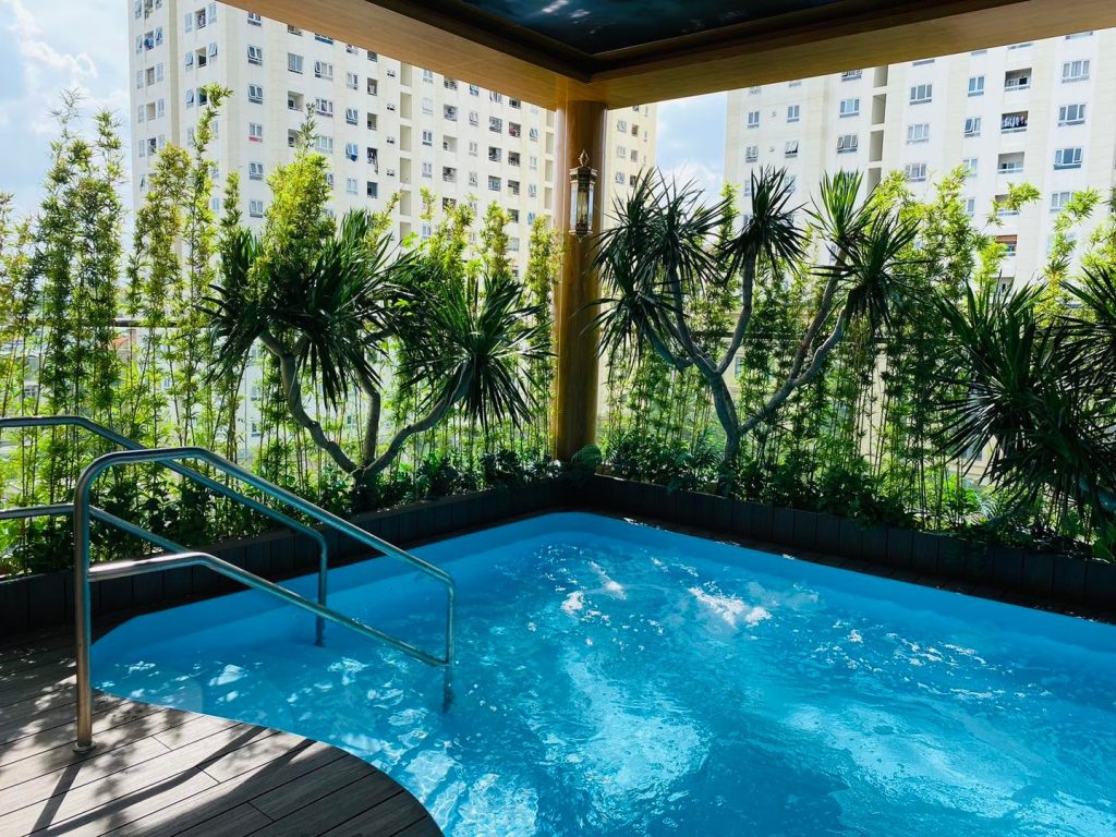 Làm thế nào để biến hồ bơi thường thành hồ bơi bốn mùa?