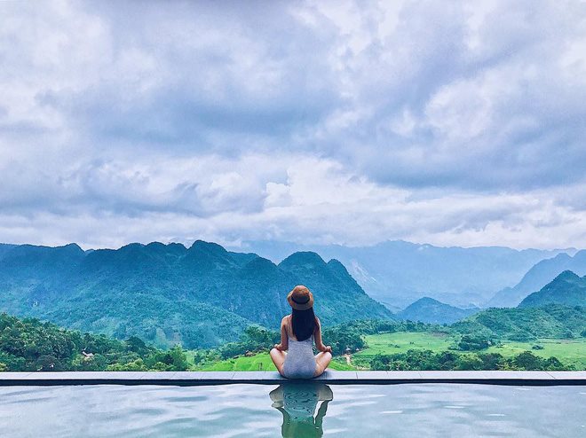 Bể bơi vô cực Pù Luông