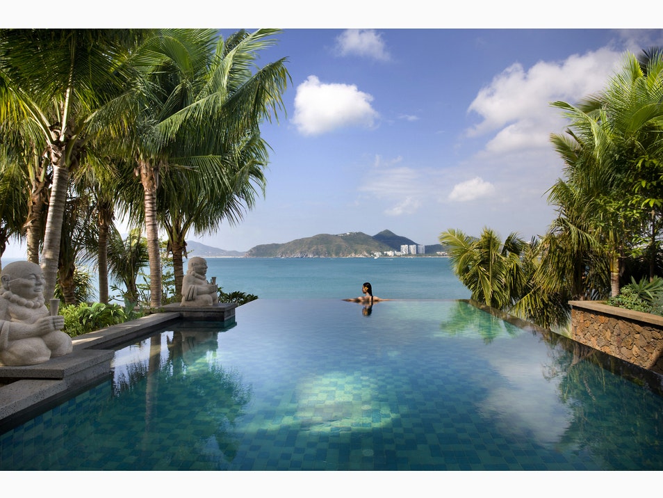 Sống ảo tại những bể bơi vô cực sang chảnh ở Ninh Bình